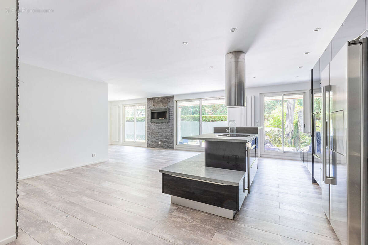 Appartement à VERRIERES-LE-BUISSON