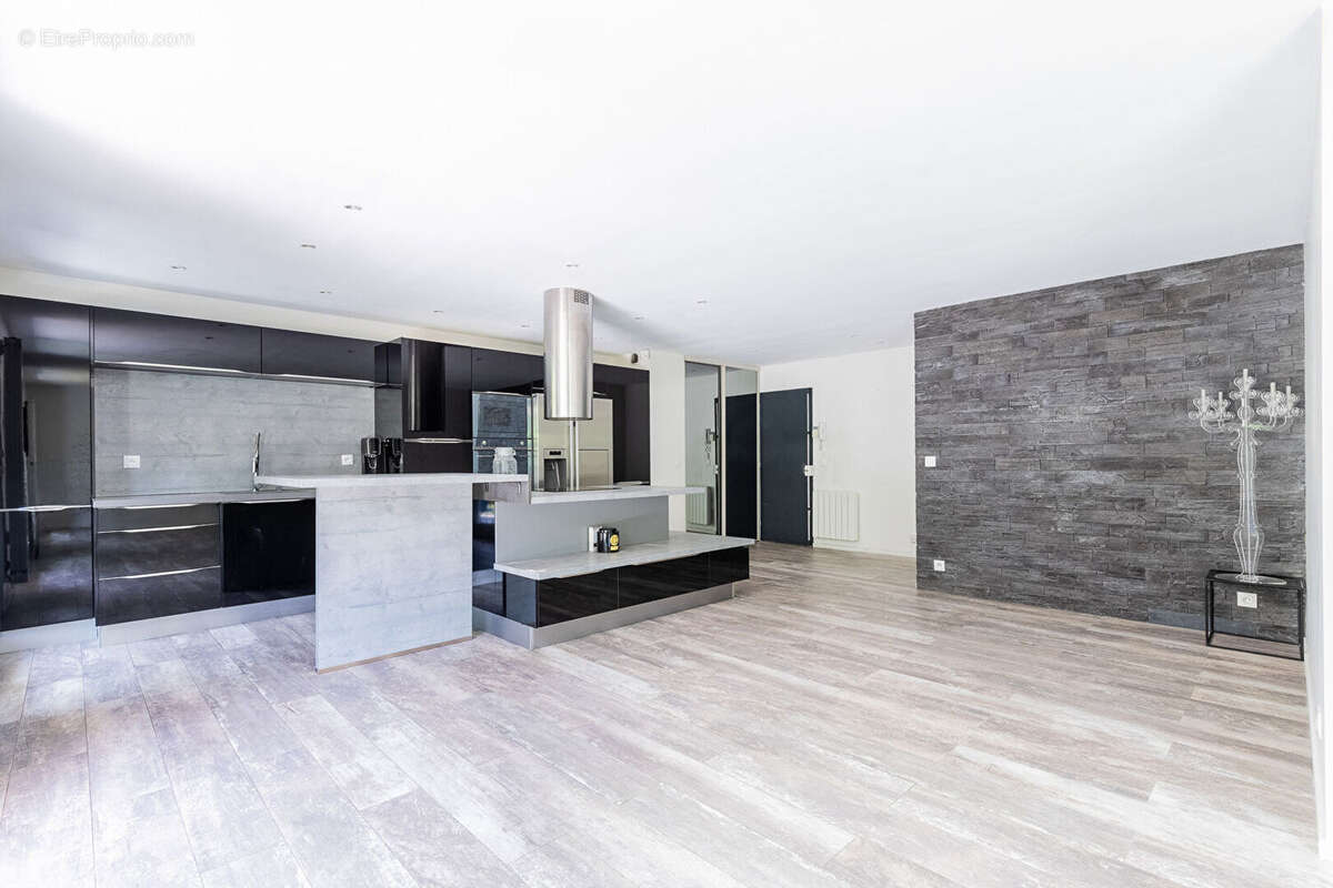 Appartement à VERRIERES-LE-BUISSON