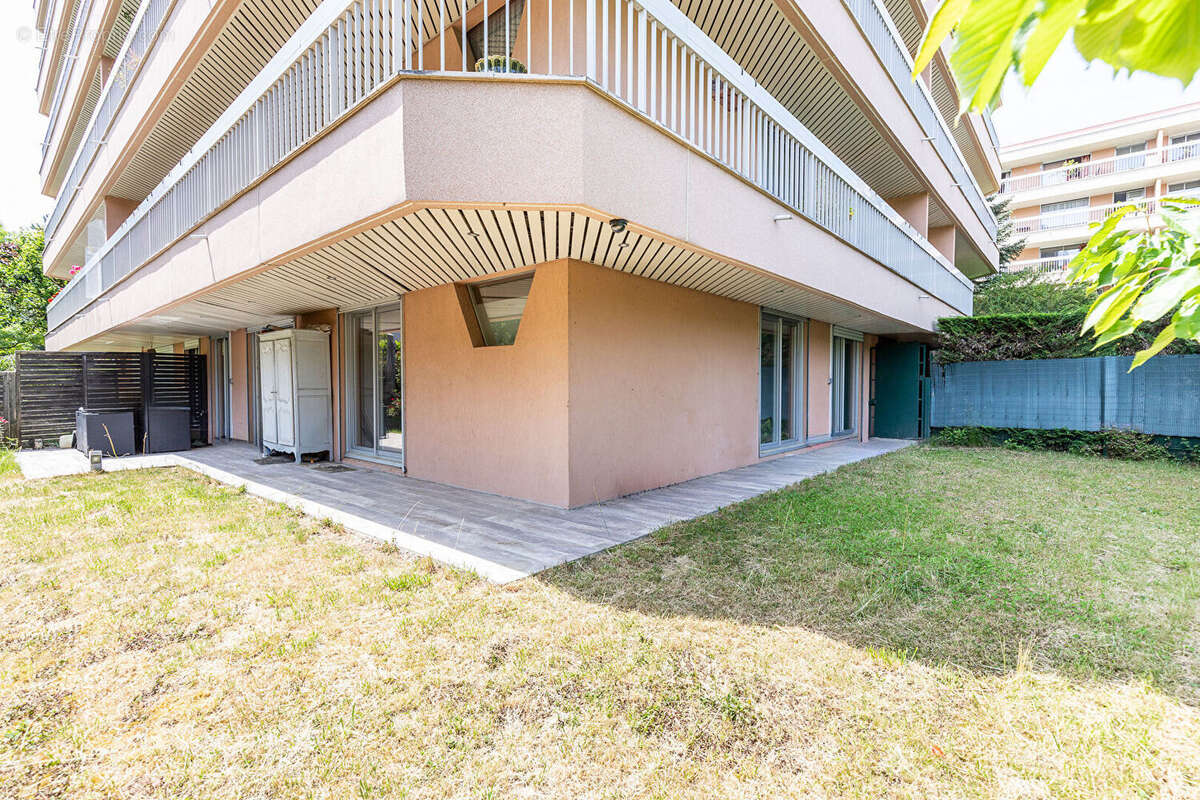 Appartement à VERRIERES-LE-BUISSON