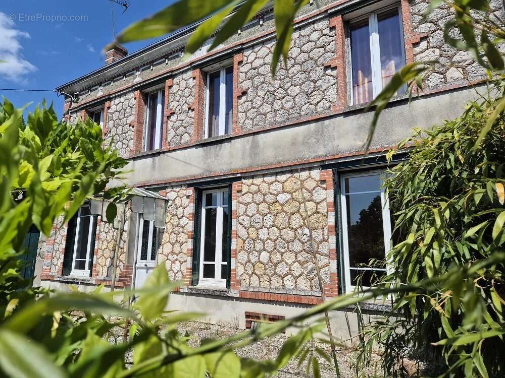 Maison à BEAUNE-LA-ROLANDE