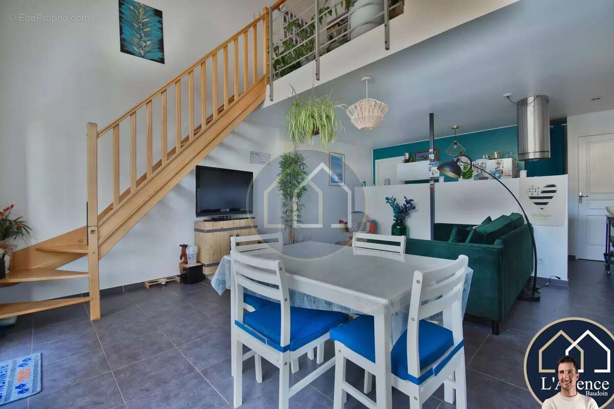 Maison à MONDONVILLE-SAINT-JEAN