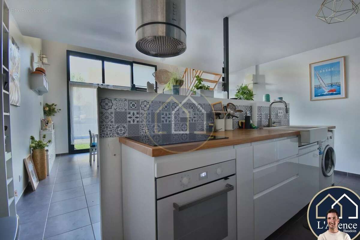 Maison à MONDONVILLE-SAINT-JEAN