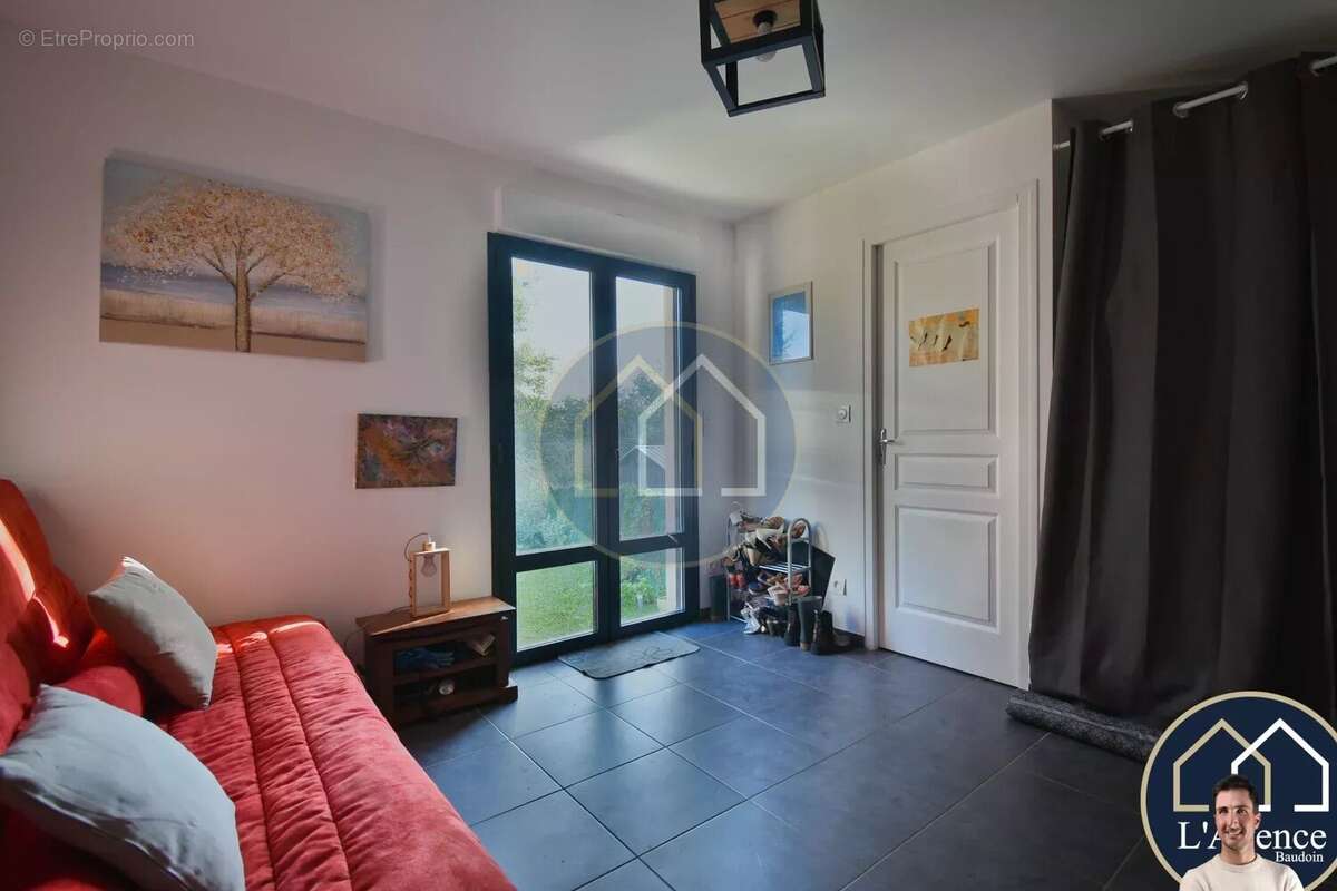 Maison à MONDONVILLE-SAINT-JEAN