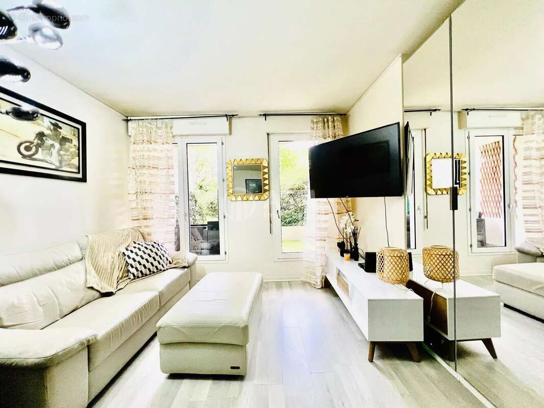 Appartement à COURBEVOIE