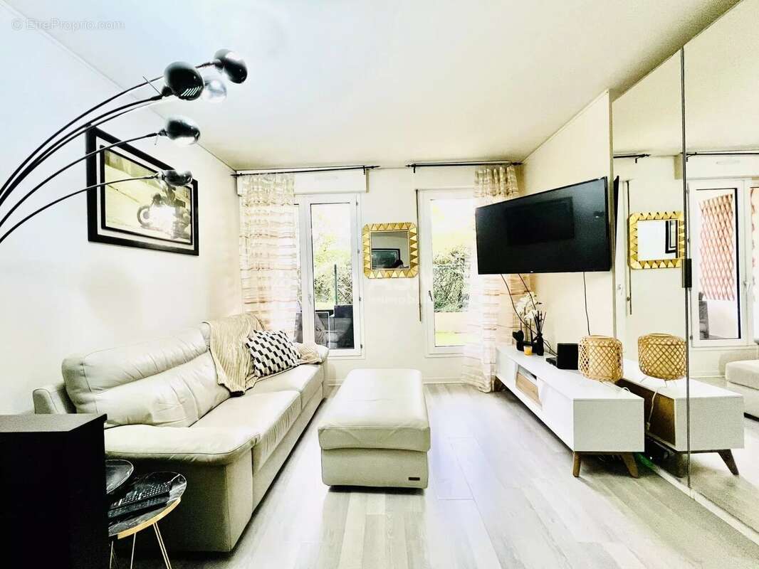 Appartement à COURBEVOIE