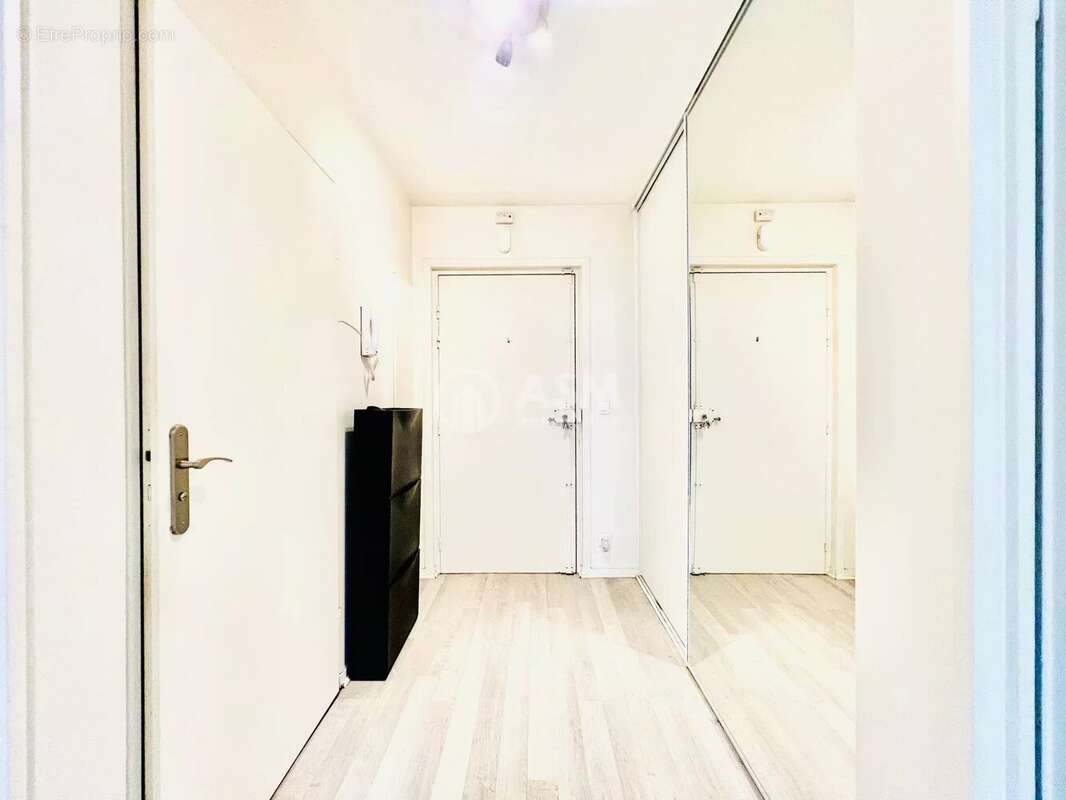 Appartement à COURBEVOIE