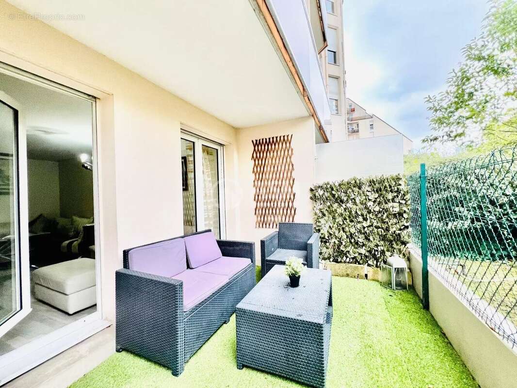 Appartement à COURBEVOIE