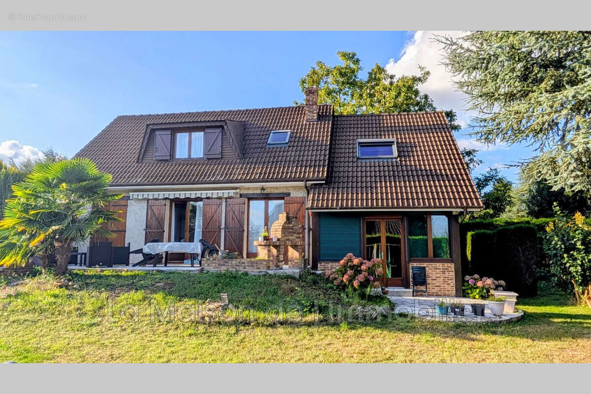 Maison à LES AUTHIEUX-SUR-LE-PORT-SAINT-OUEN