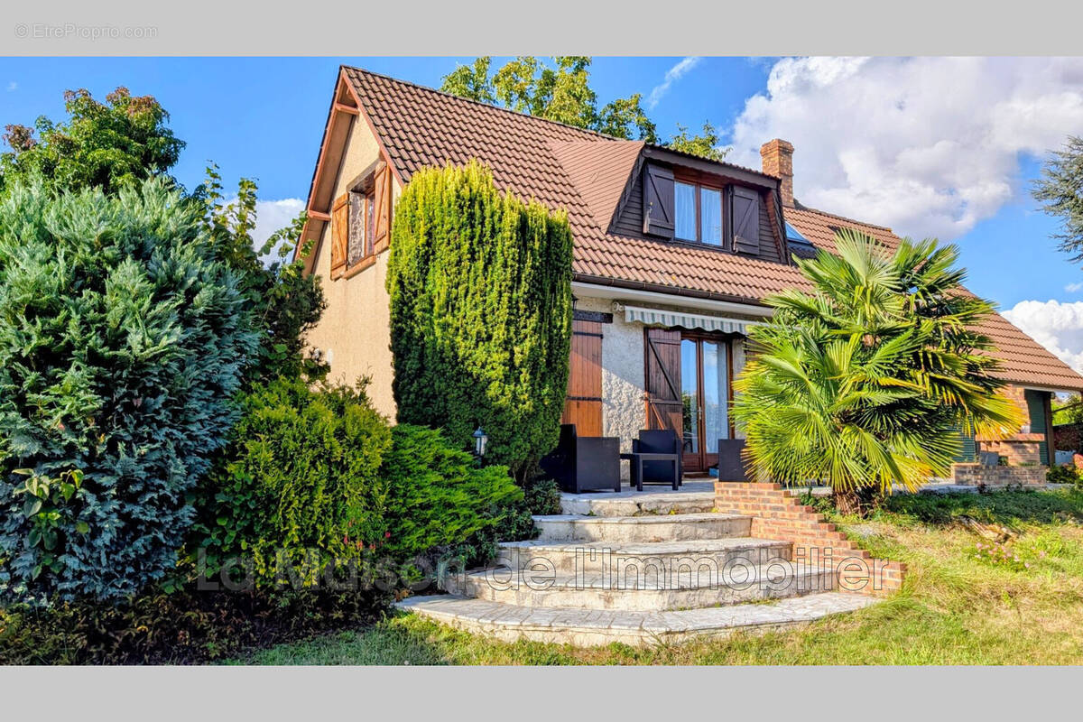 Maison à LES AUTHIEUX-SUR-LE-PORT-SAINT-OUEN