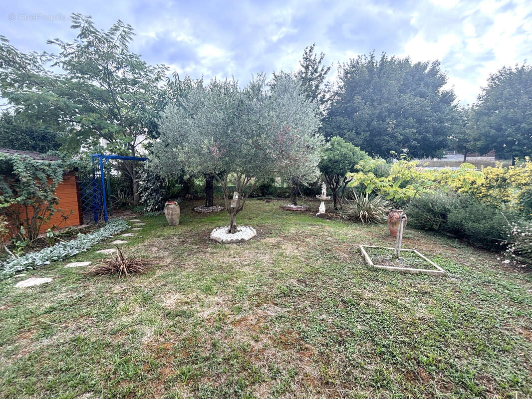 Maison à LABRUGUIERE