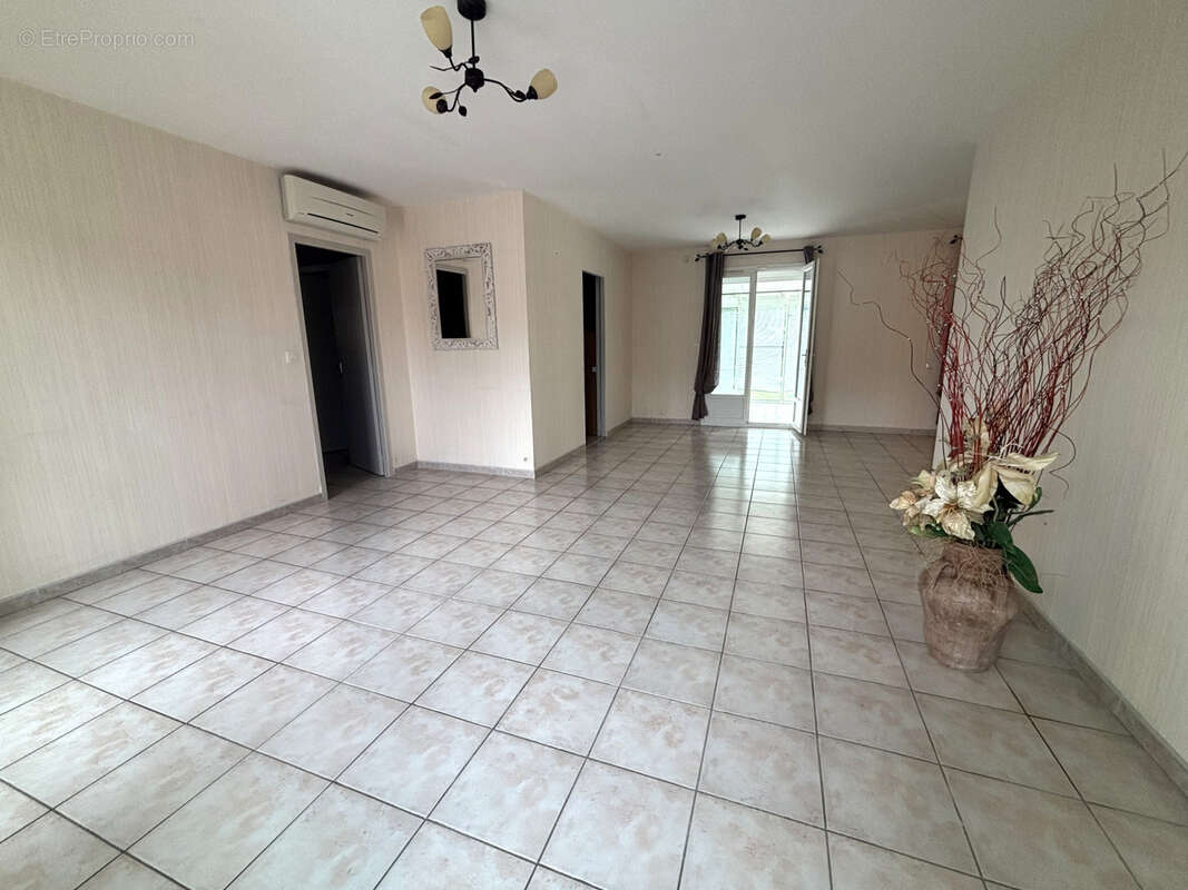 Maison à LABRUGUIERE