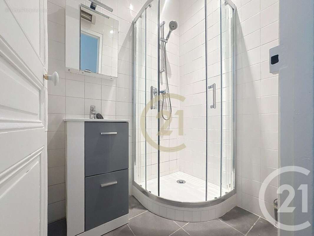 Appartement à PARIS-20E