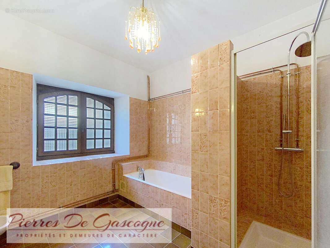 ref272800008 - Maison à VIC-FEZENSAC