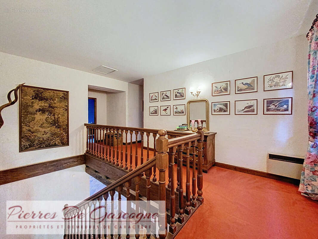 ref272800011 - Maison à VIC-FEZENSAC