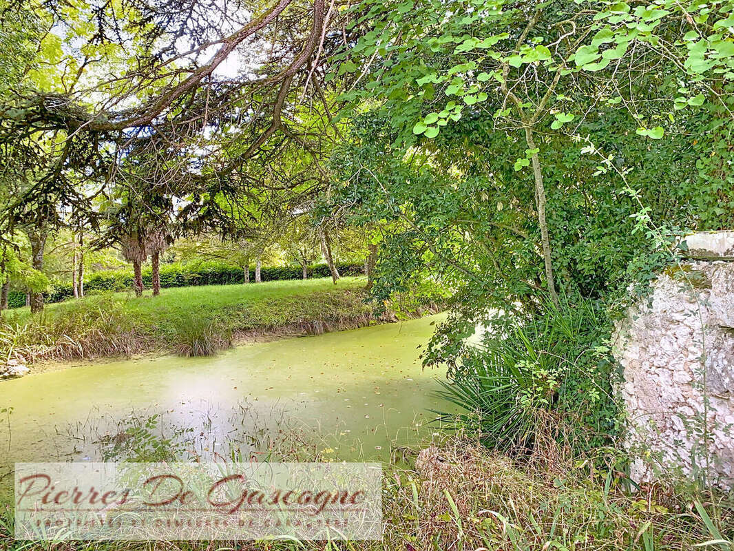 ref272800033 - Maison à VIC-FEZENSAC