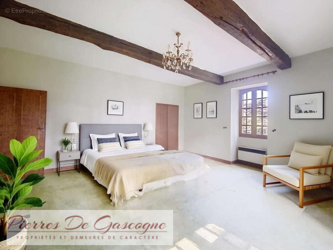 ref272800039 - Maison à VIC-FEZENSAC