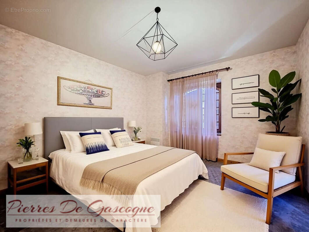 ref272800041 - Maison à VIC-FEZENSAC