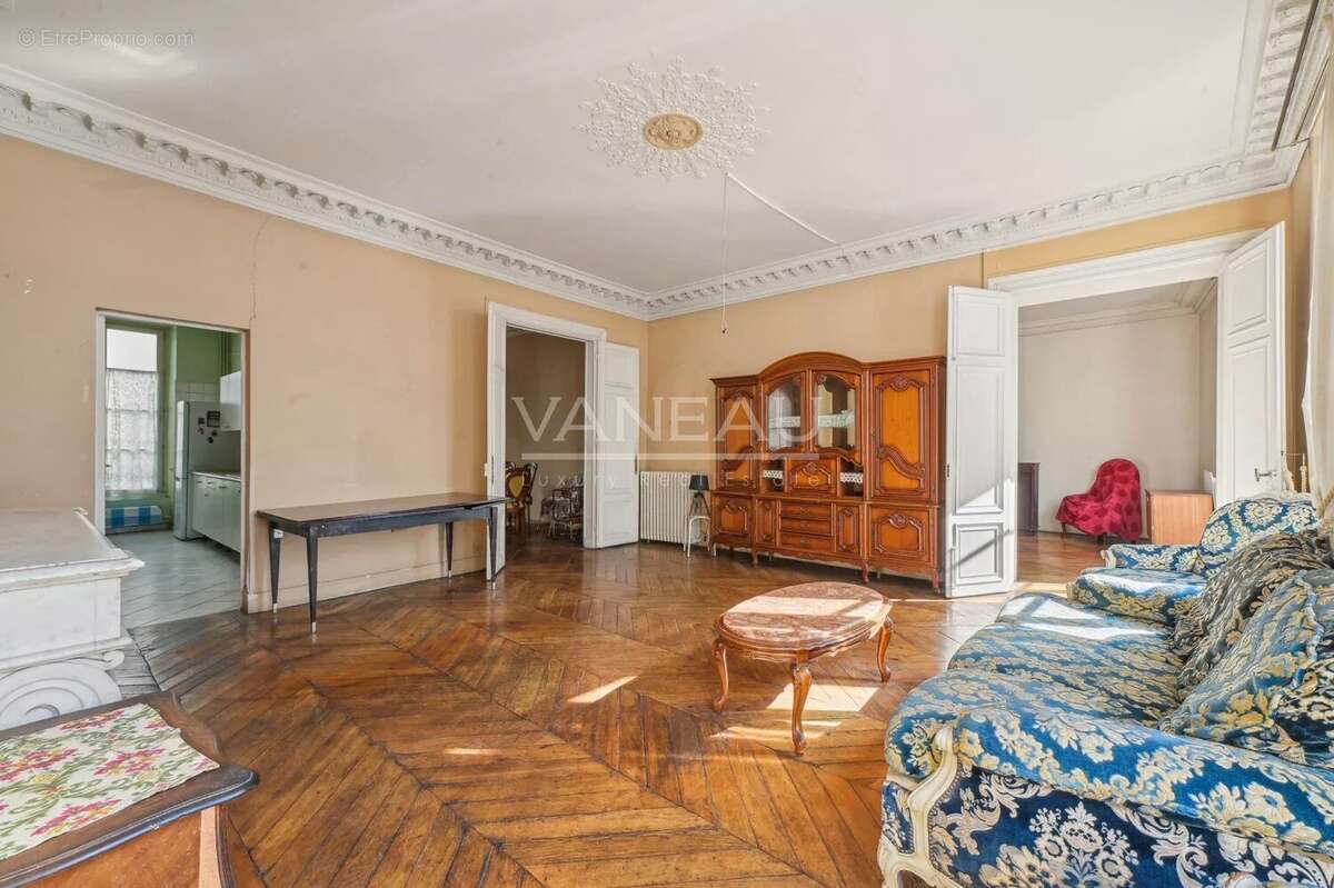 Appartement à PARIS-9E