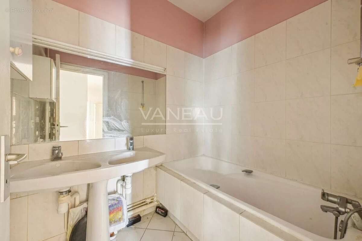 Appartement à PARIS-9E