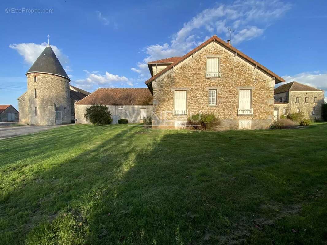 Maison à LA CHAPELLE-GAUTHIER