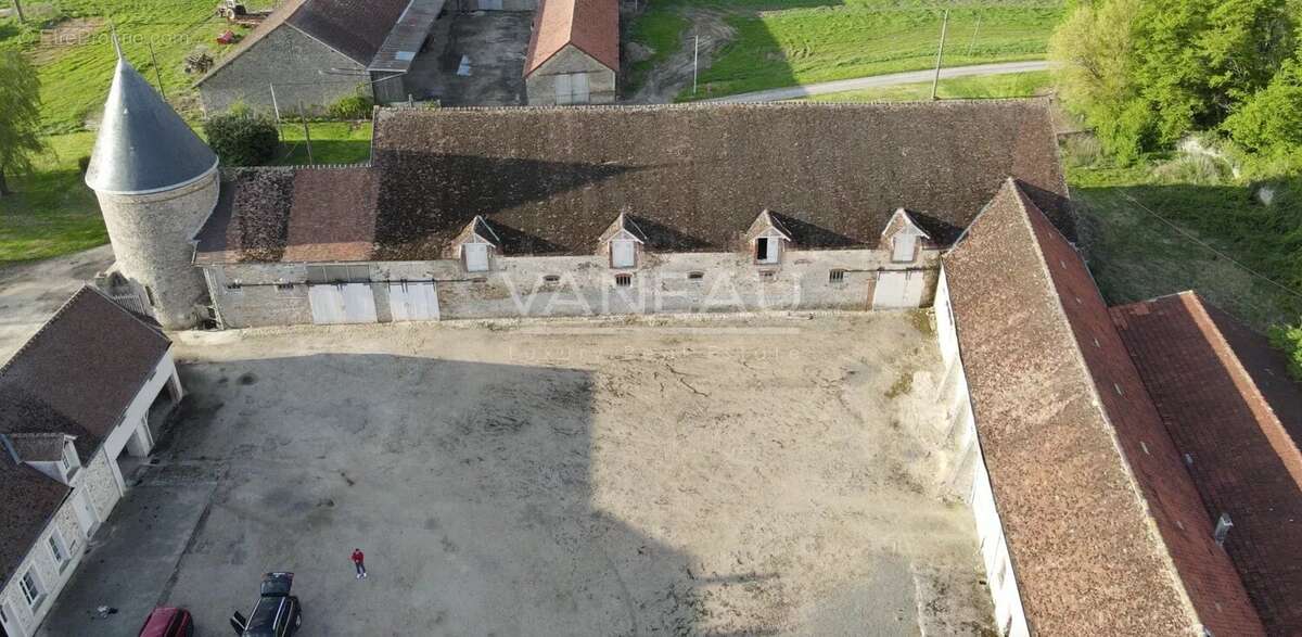 Maison à LA CHAPELLE-GAUTHIER