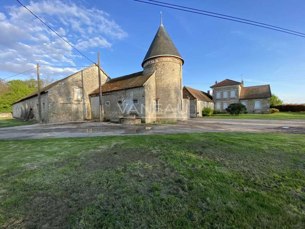 Maison à LA CHAPELLE-GAUTHIER
