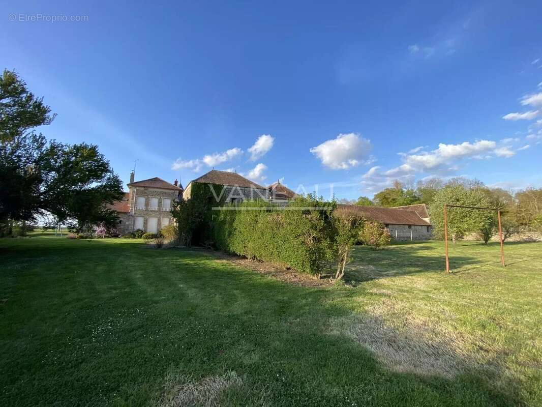 Maison à LA CHAPELLE-GAUTHIER