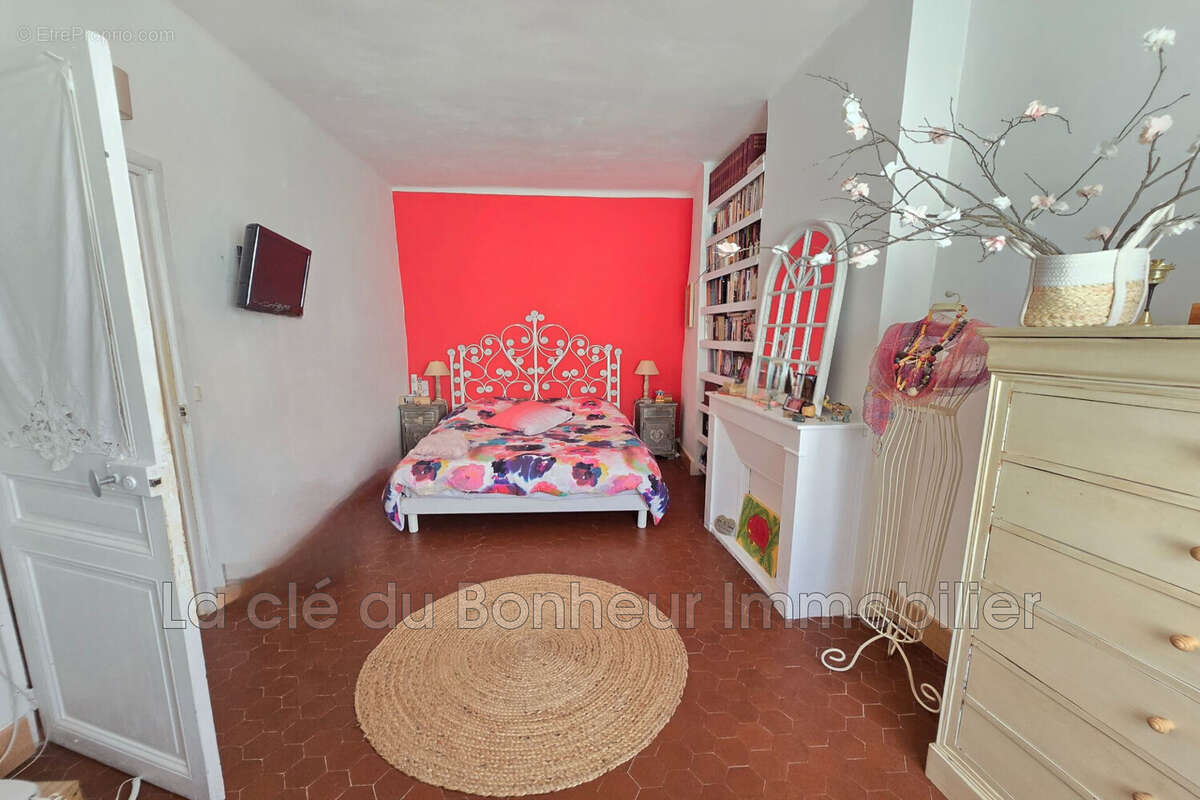 Maison à GREOUX-LES-BAINS