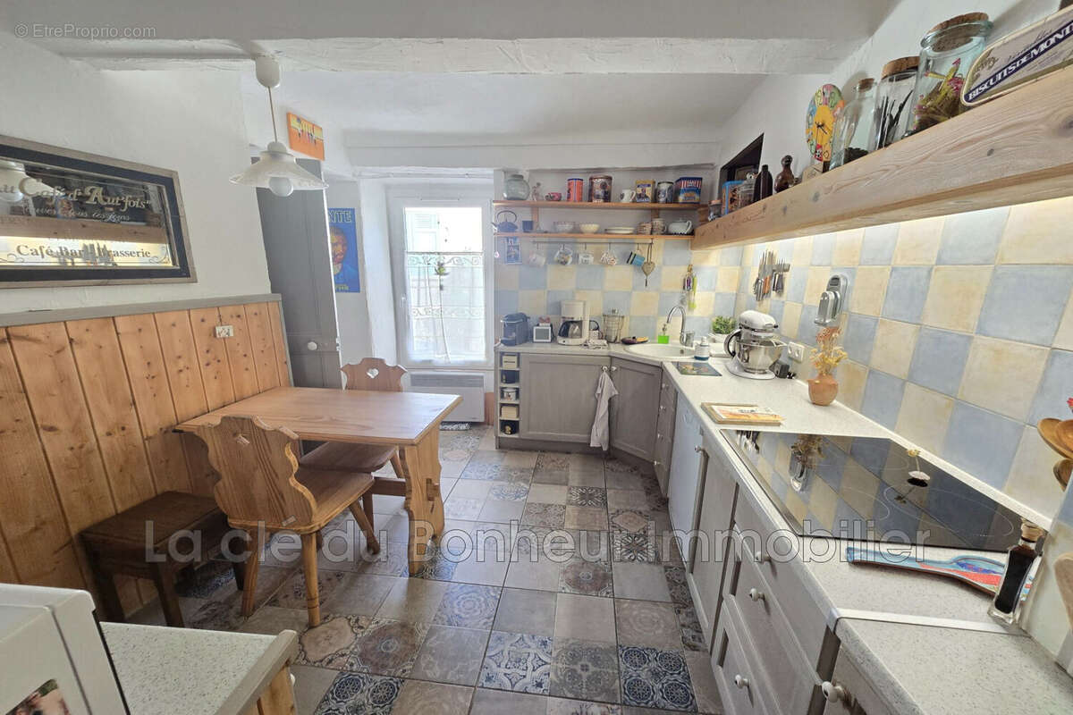 Maison à GREOUX-LES-BAINS