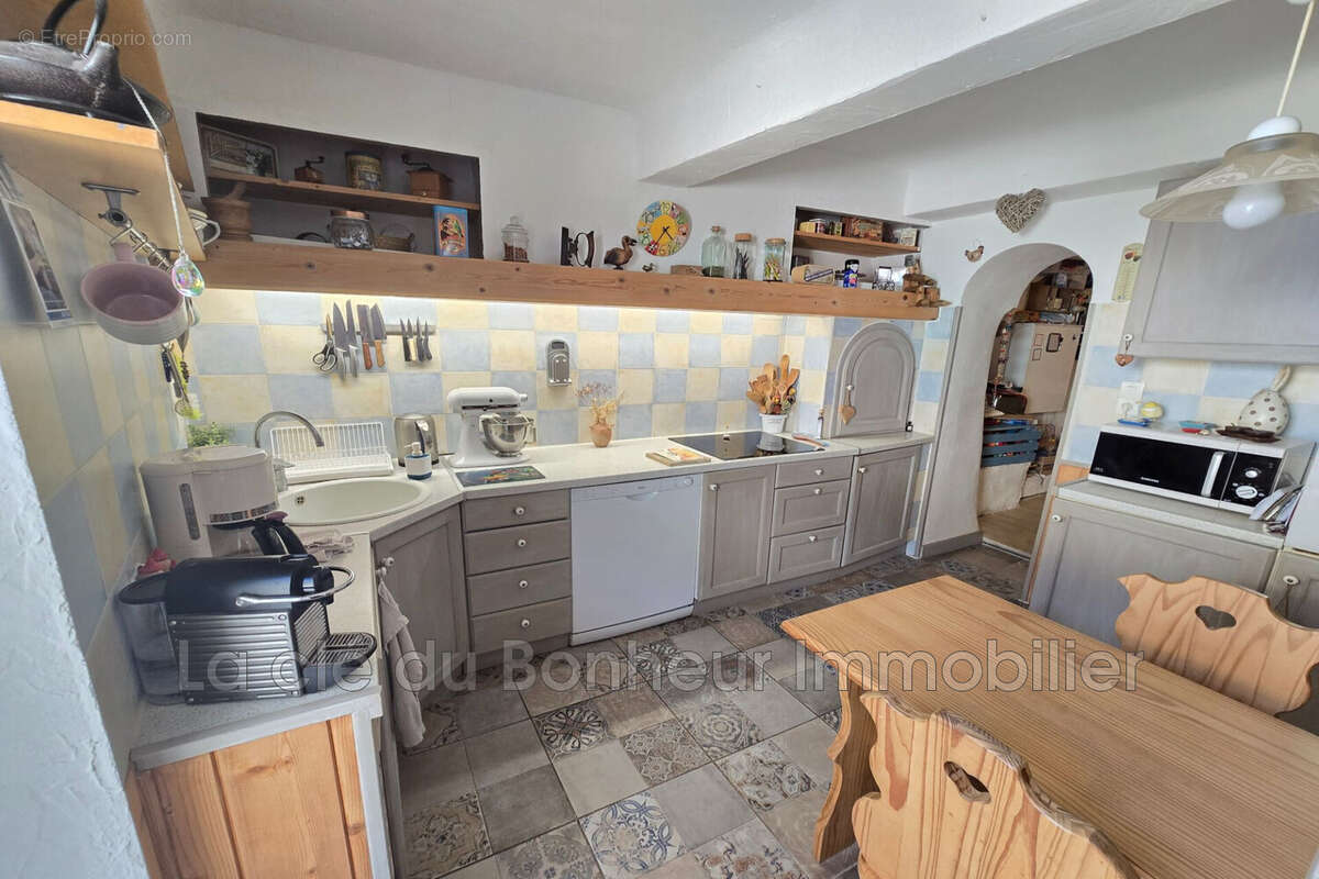 Maison à GREOUX-LES-BAINS