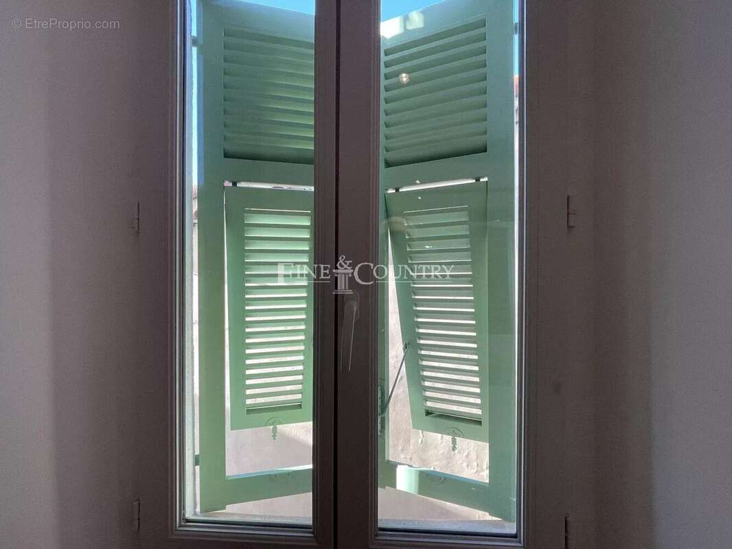 Appartement à MOUGINS