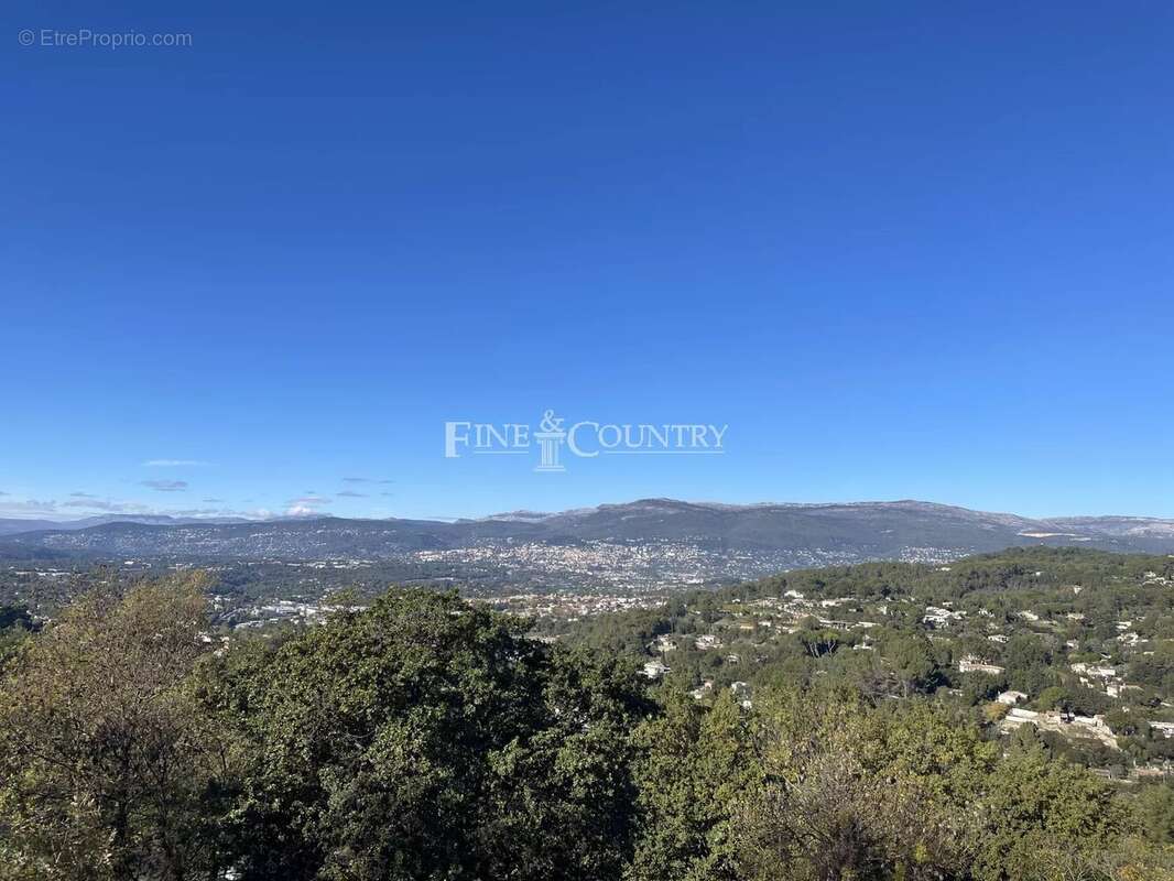 Appartement à MOUGINS