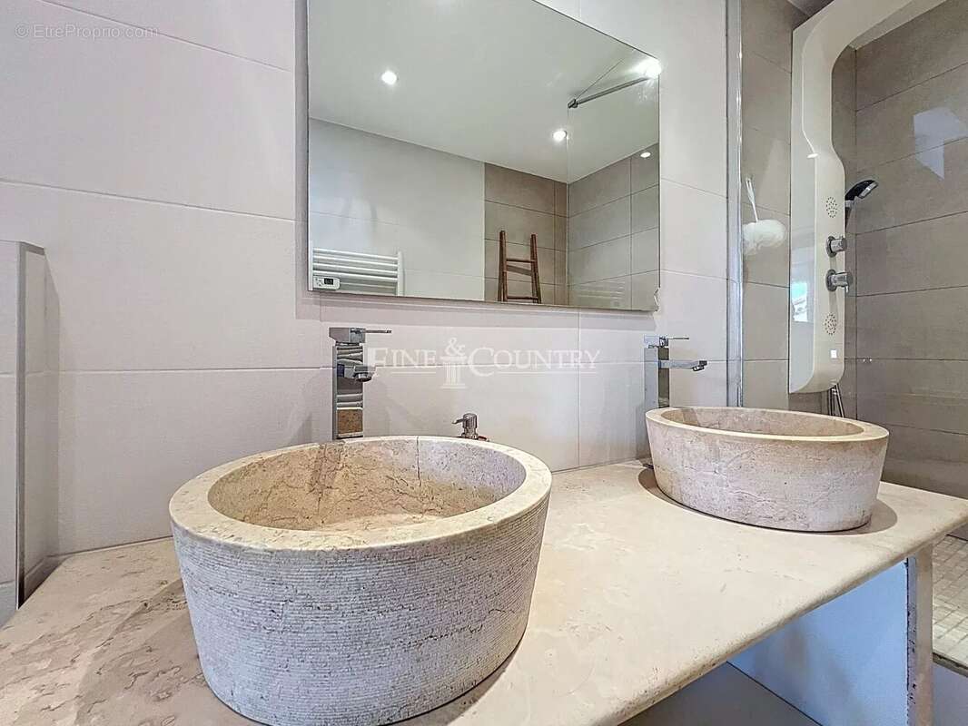 Appartement à MOUGINS