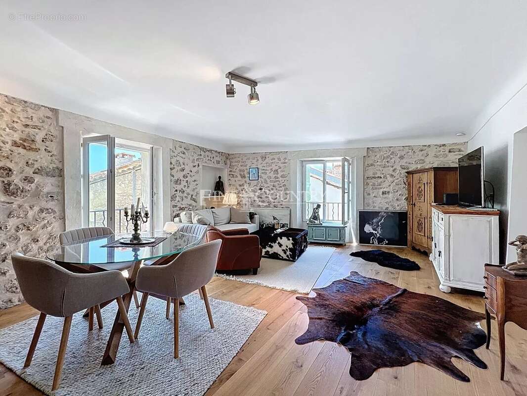 Appartement à MOUGINS