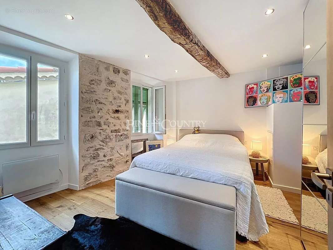 Appartement à MOUGINS