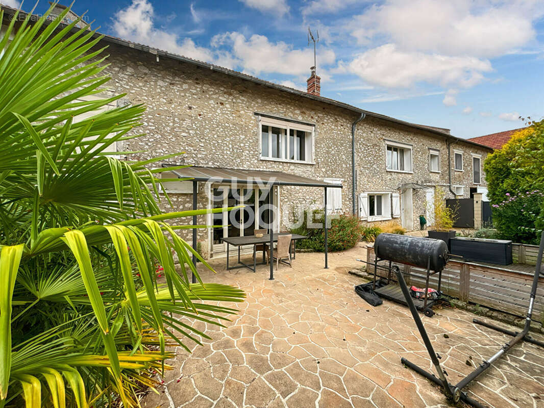 Maison à ROZAY-EN-BRIE