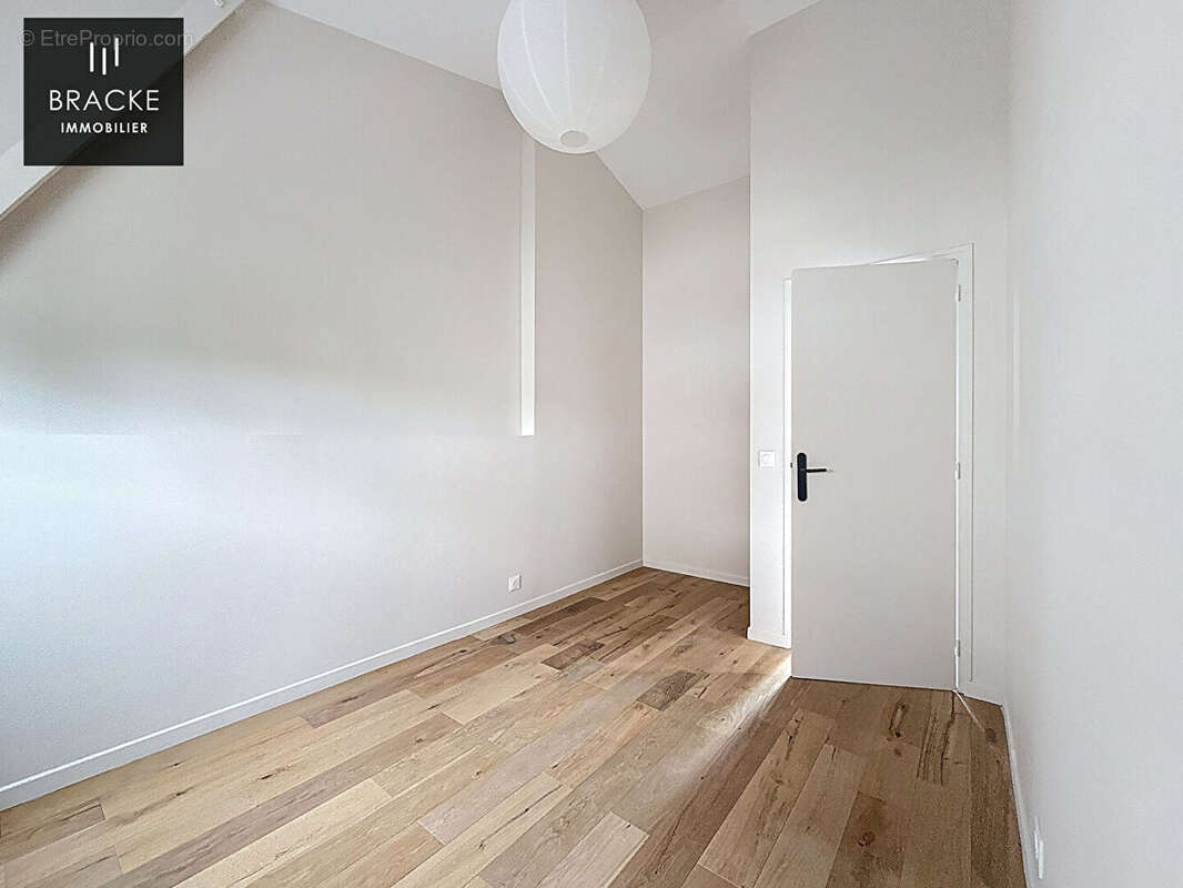 Maison à COURBEVOIE