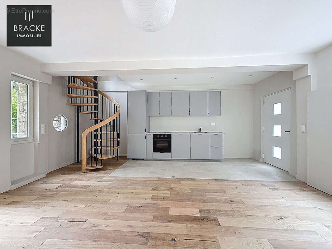 Maison à COURBEVOIE