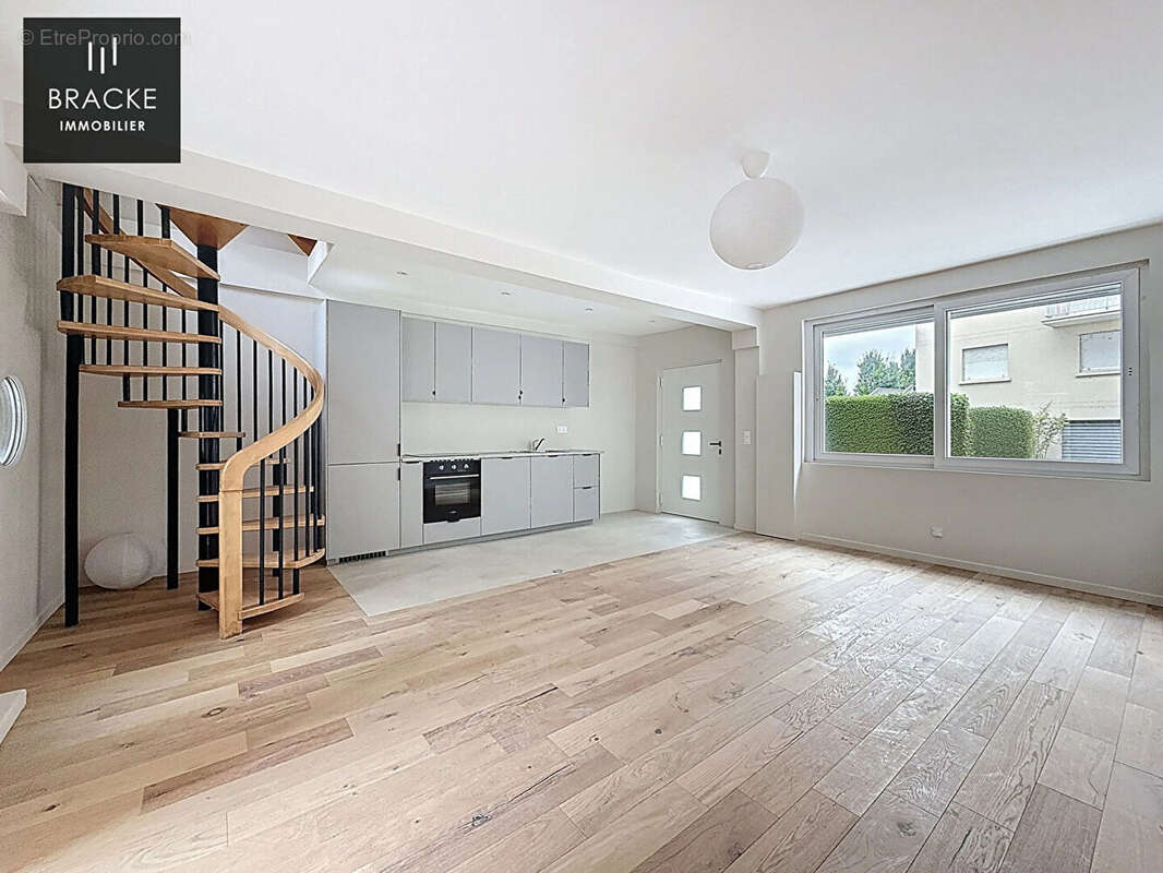 Maison à COURBEVOIE