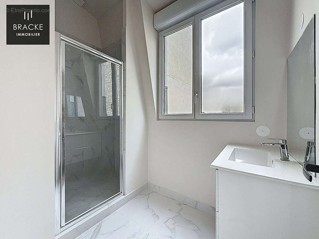 Maison à COURBEVOIE