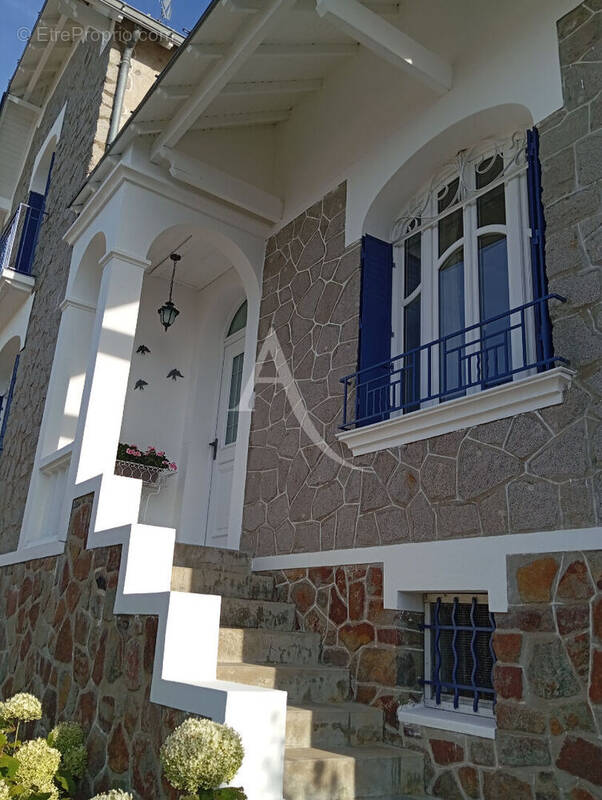 Maison à COMMEQUIERS