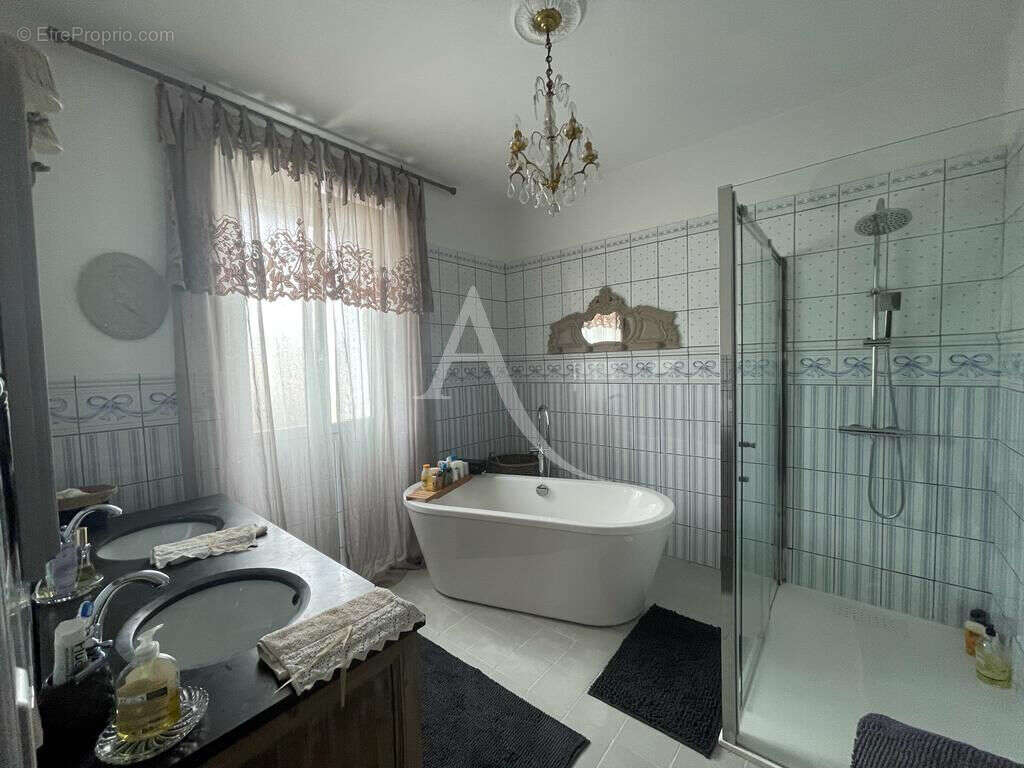 Maison à COMMEQUIERS