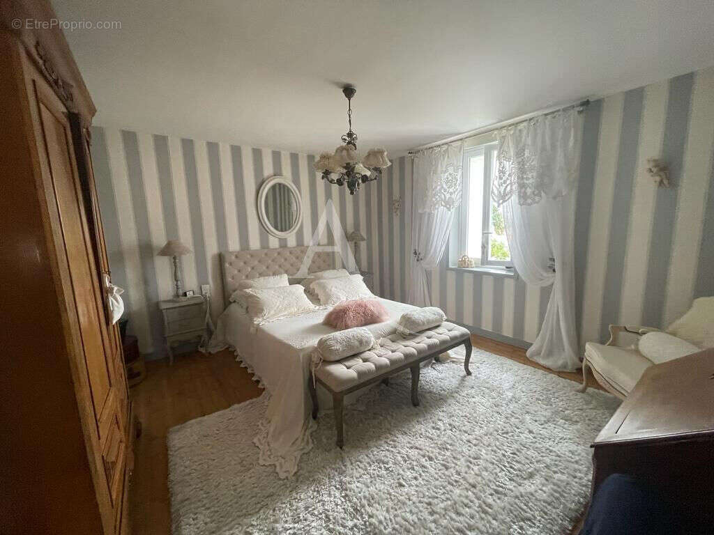 Maison à COMMEQUIERS