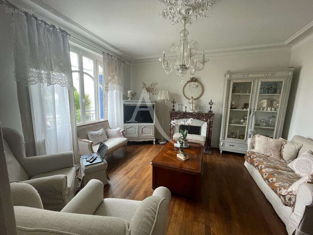 Maison à COMMEQUIERS