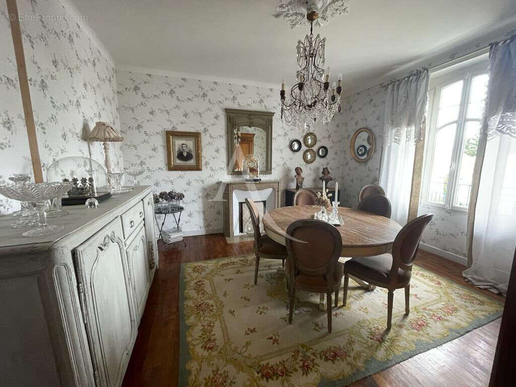 Maison à COMMEQUIERS