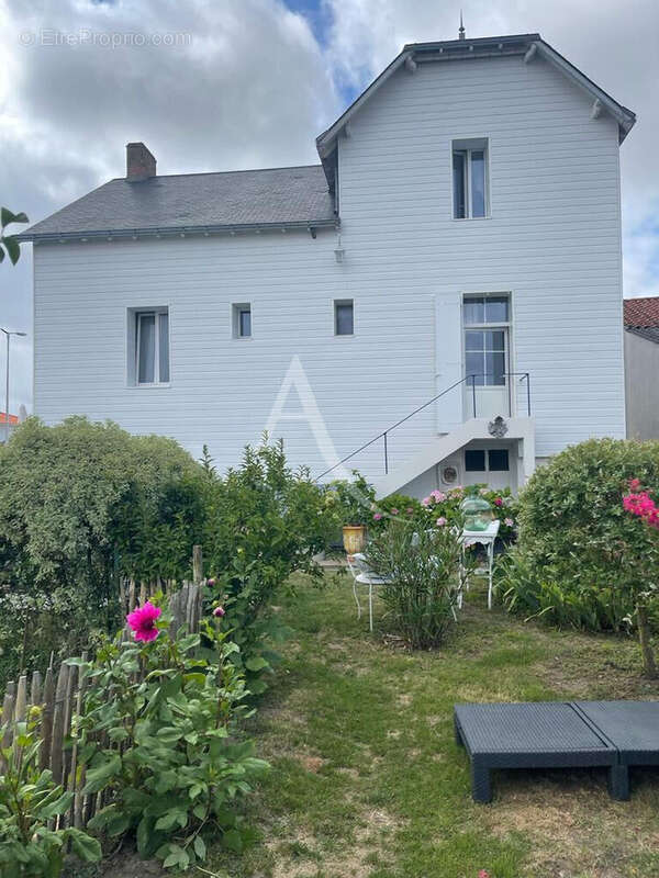 Maison à COMMEQUIERS