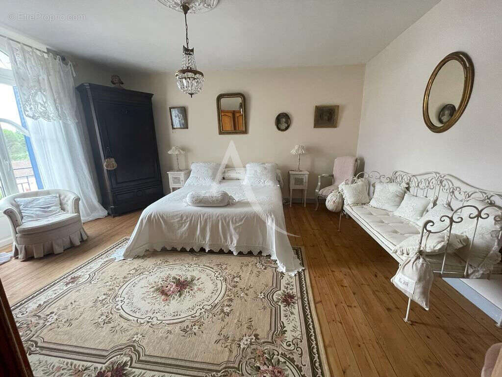 Maison à COMMEQUIERS