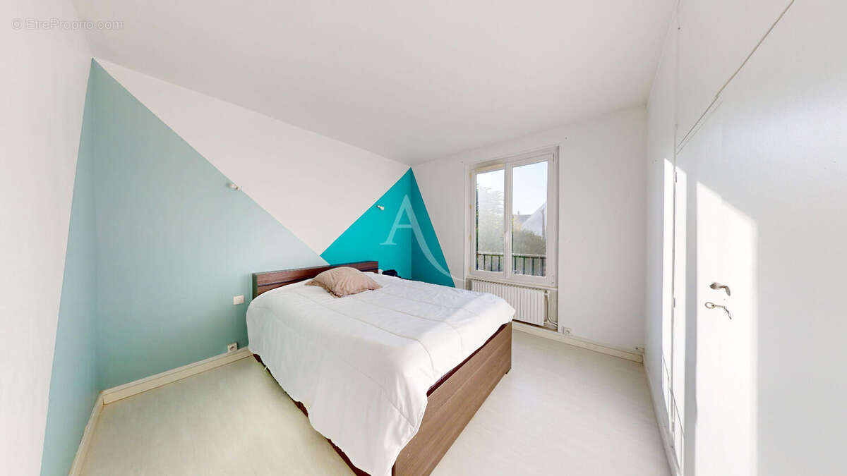 Maison à VILLENEUVE-SAINT-DENIS