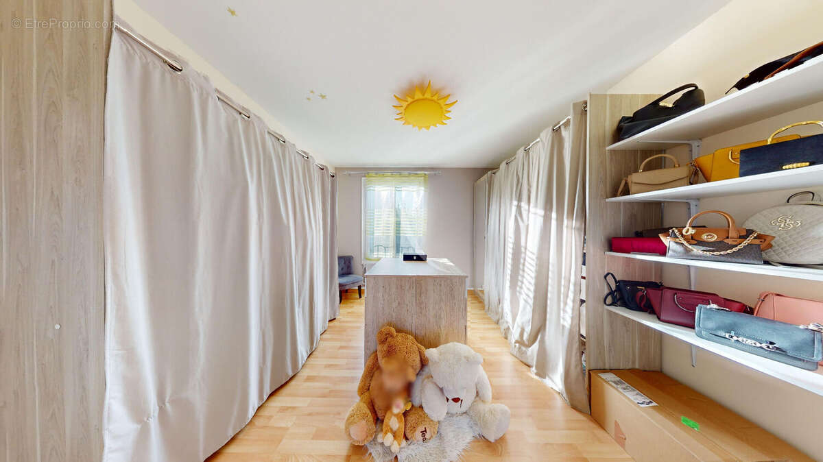 Maison à VILLENEUVE-SAINT-DENIS