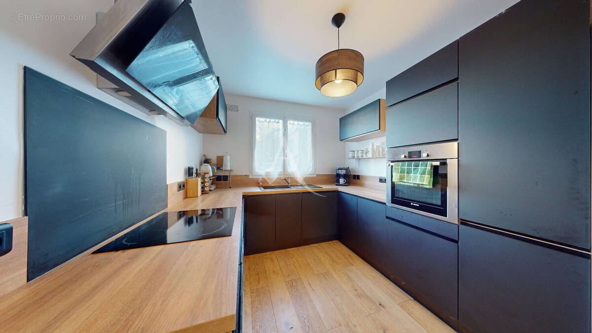 Maison à VILLENEUVE-SAINT-DENIS